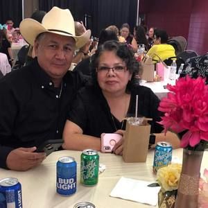 Meet your Posher, Rebecca y antonio